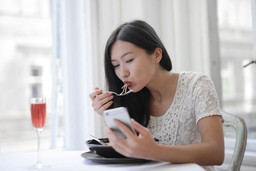asian-customer-eating-leaving-good-review-rating-restaurant